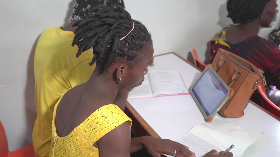 La maison du digital : des femmes formées pour favoriser leur autonomisation